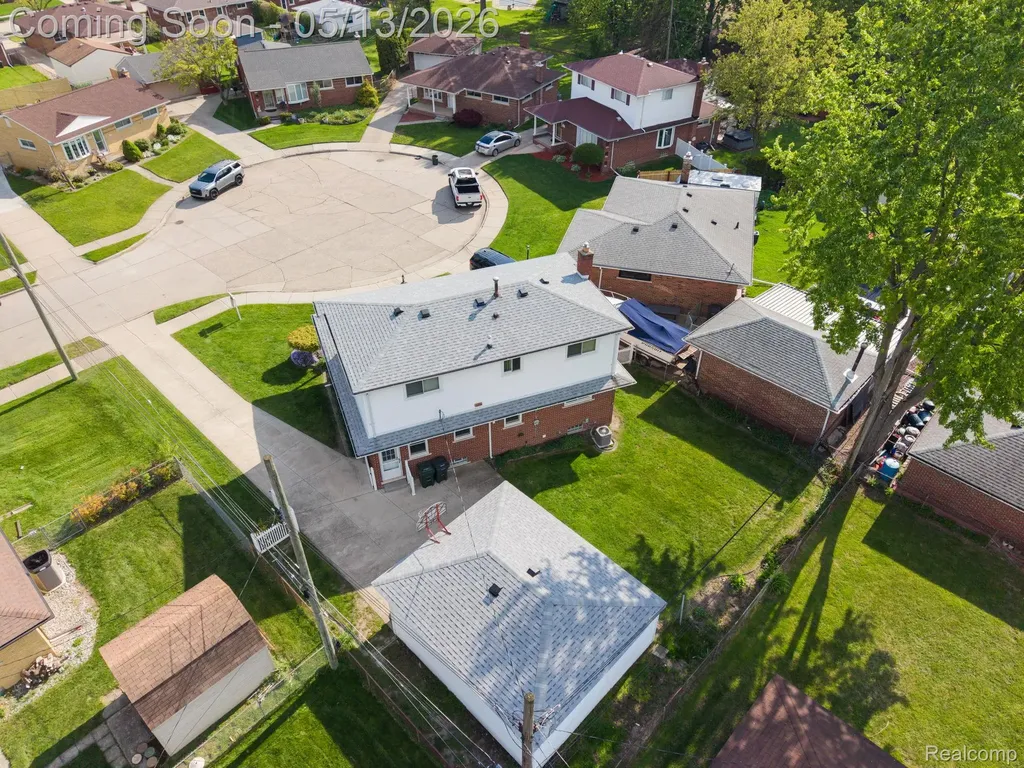 21223 Briar Court St. Clair Shores City MI 48081