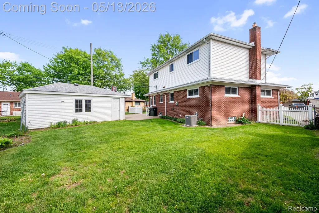 21223 Briar Court St. Clair Shores City MI 48081