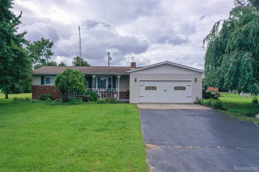 5067 Hemingway Lake Road Marathon Township MI 48464