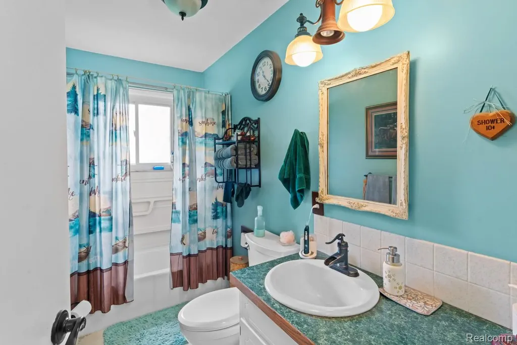 5067 Hemingway Lake Road Marathon Township MI 48464