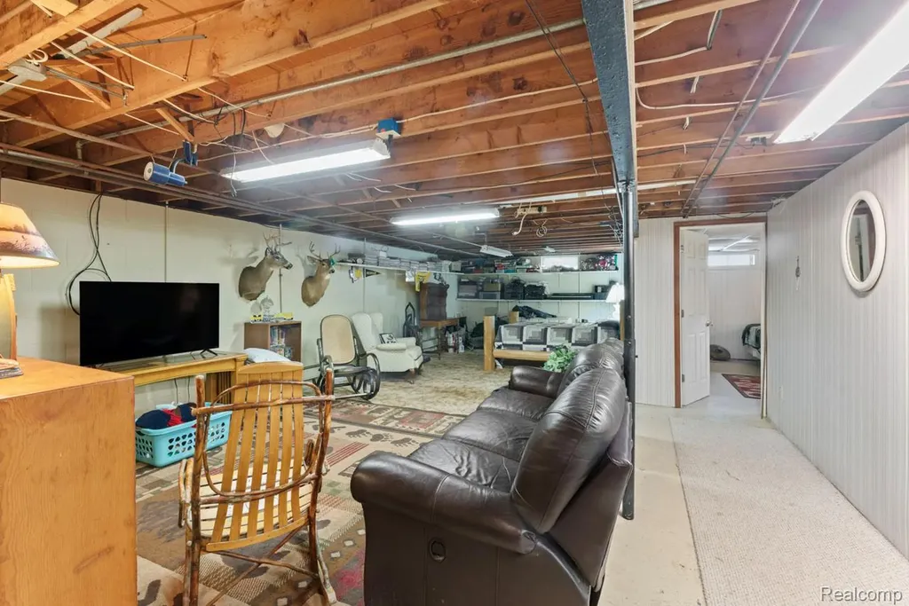 5067 Hemingway Lake Road Marathon Township MI 48464