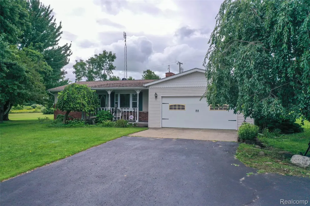 5067 Hemingway Lake Road Marathon Township MI 48464