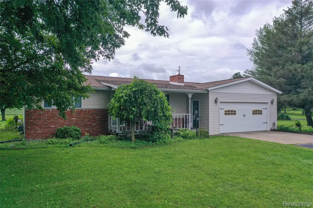5067 Hemingway Lake Road Marathon Township MI 48464