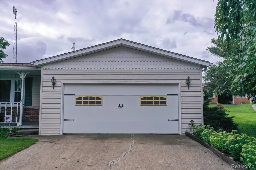 5067 Hemingway Lake Road Marathon Township MI 48464
