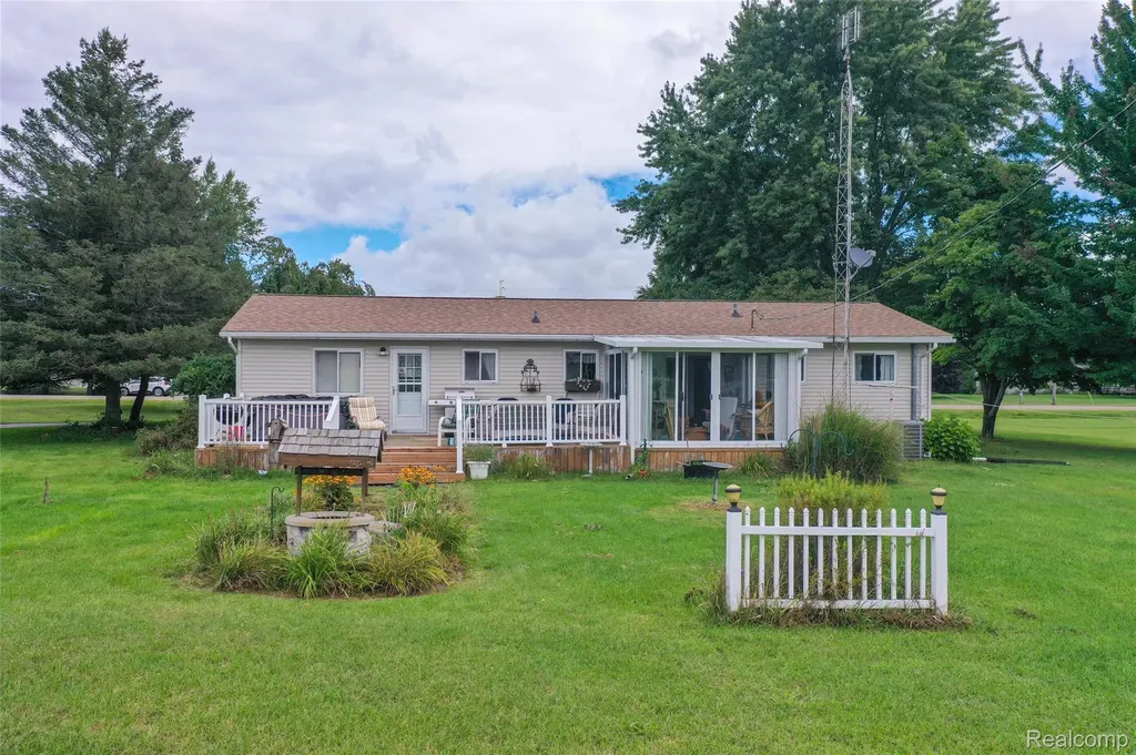 5067 Hemingway Lake Road Marathon Township MI 48464