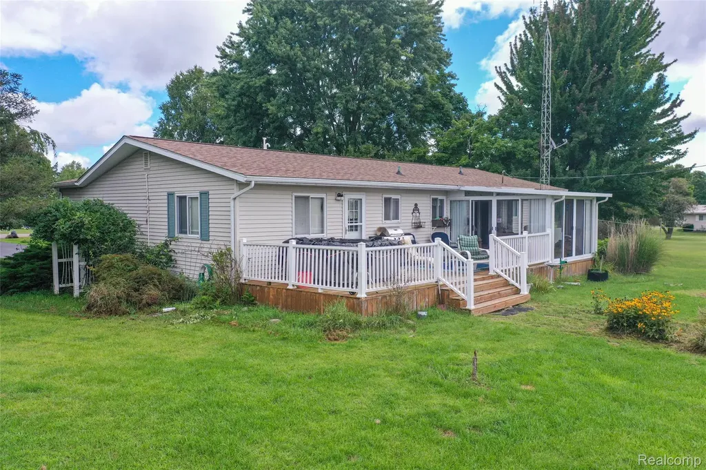 5067 Hemingway Lake Road Marathon Township MI 48464