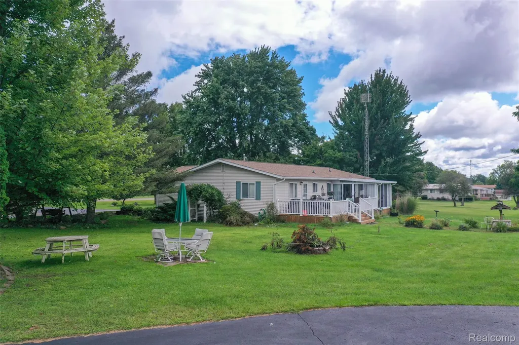 5067 Hemingway Lake Road Marathon Township MI 48464