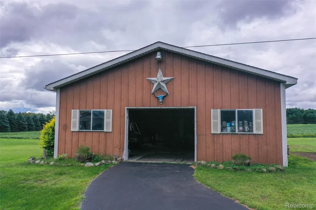5067 Hemingway Lake Road Marathon Township MI 48464