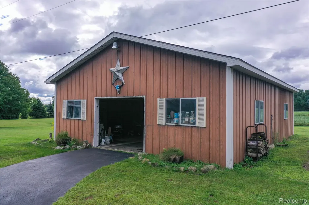 5067 Hemingway Lake Road Marathon Township MI 48464