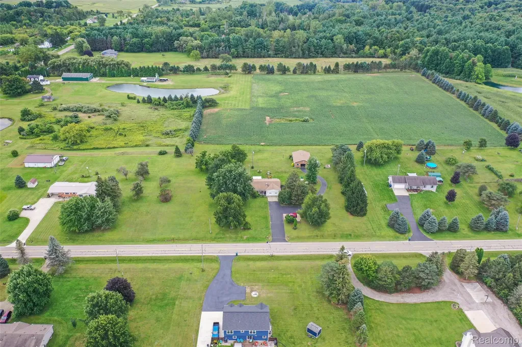 5067 Hemingway Lake Road Marathon Township MI 48464