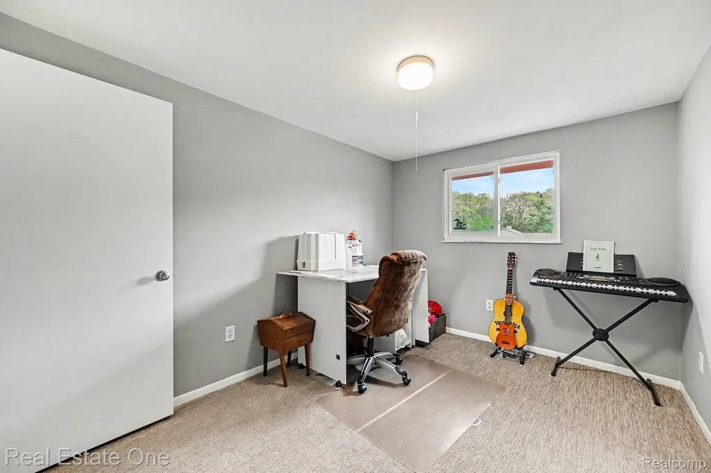 899 Rachelle Street White Lake Charter Township MI 48386