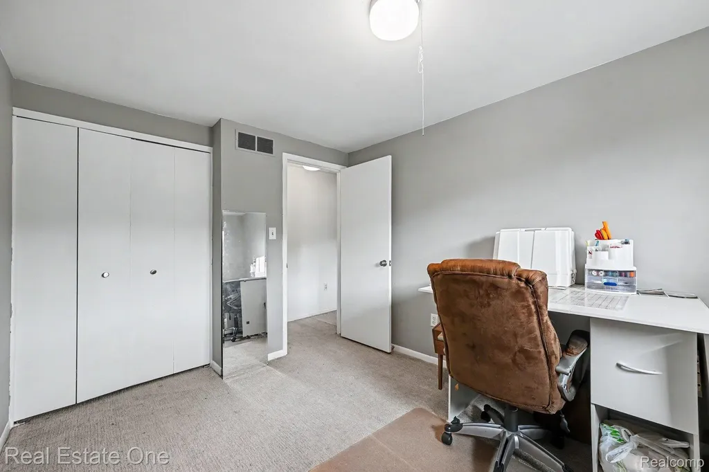 899 Rachelle Street White Lake Charter Township MI 48386