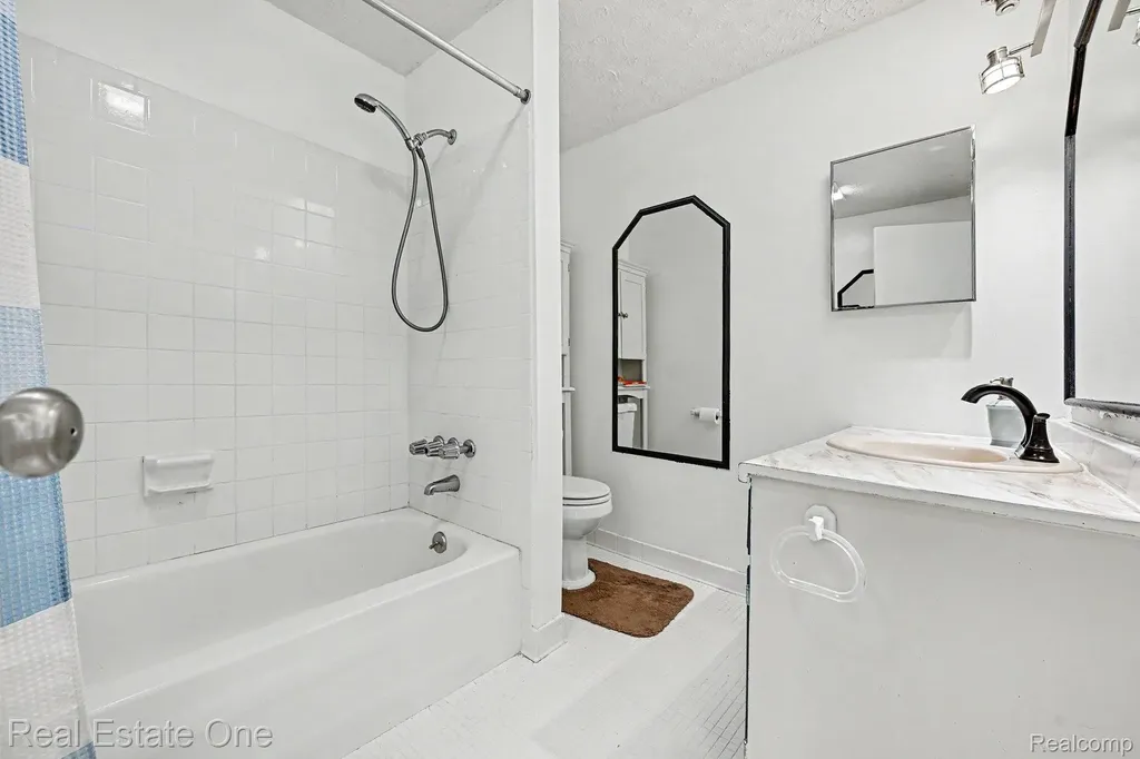 899 Rachelle Street White Lake Charter Township MI 48386