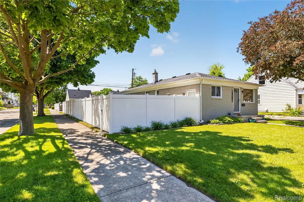14682 Fordline Street Southgate City MI 48195