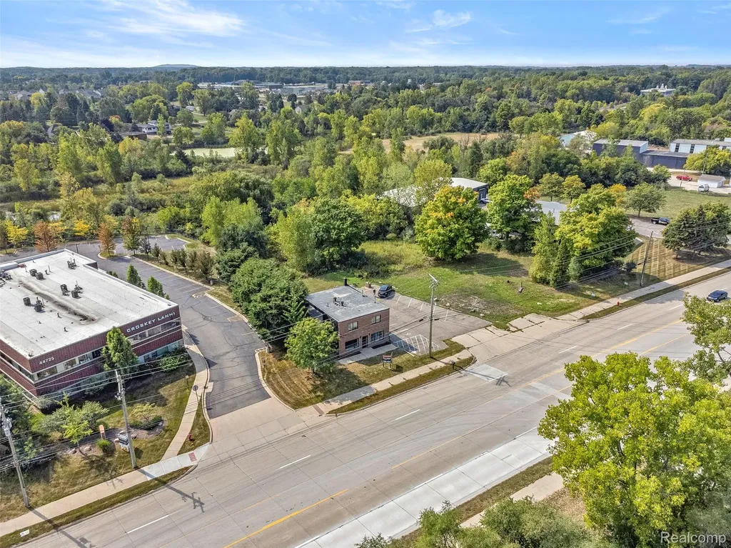 44911 Grand River Avenue Novi City MI 48375