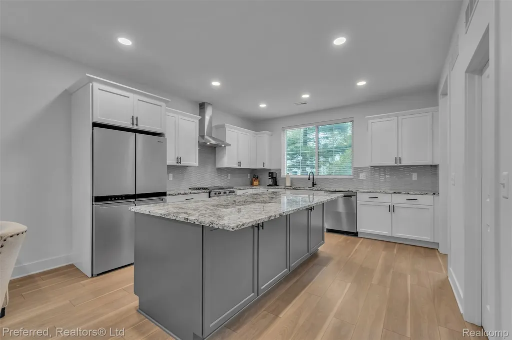 5264 Cooley Lake Road Waterford Charter Township MI 48327