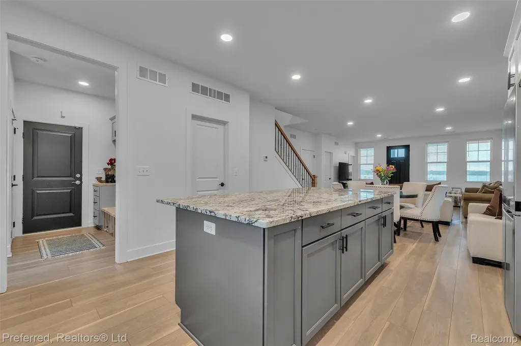 5264 Cooley Lake Road Waterford Charter Township MI 48327