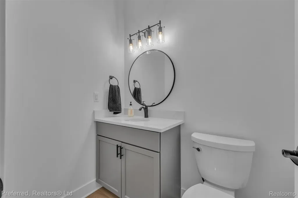 5264 Cooley Lake Road Waterford Charter Township MI 48327