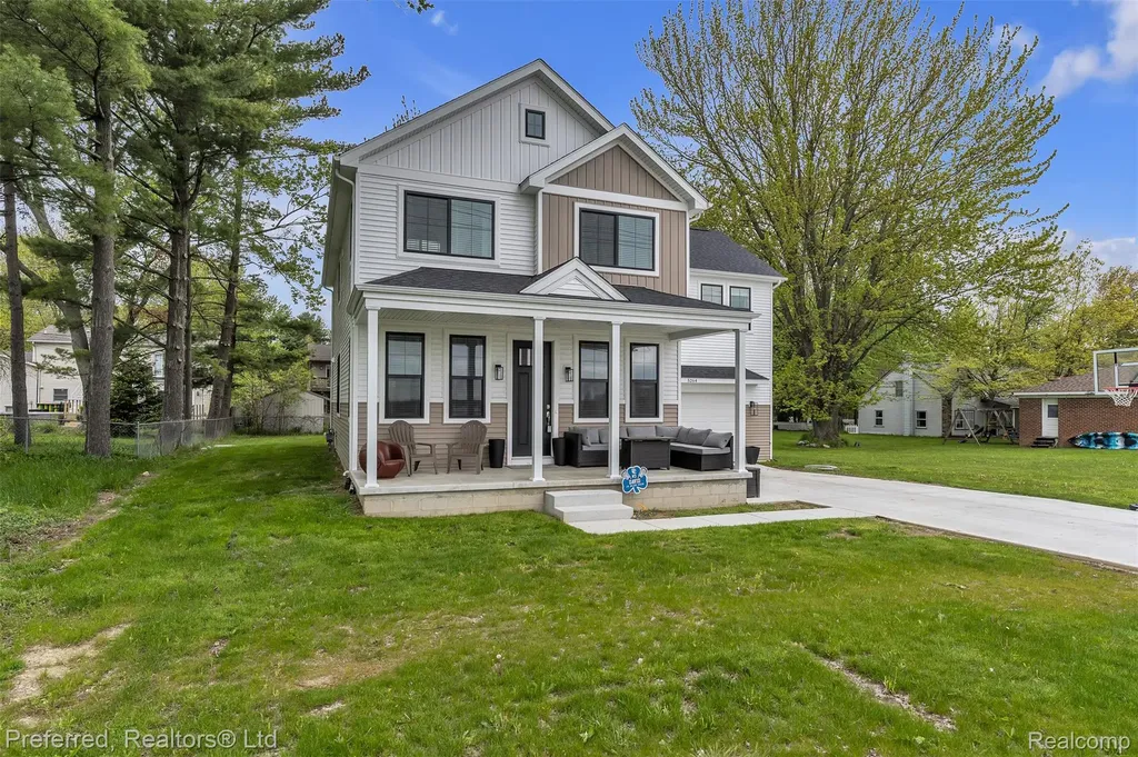5264 Cooley Lake Road Waterford Charter Township MI 48327