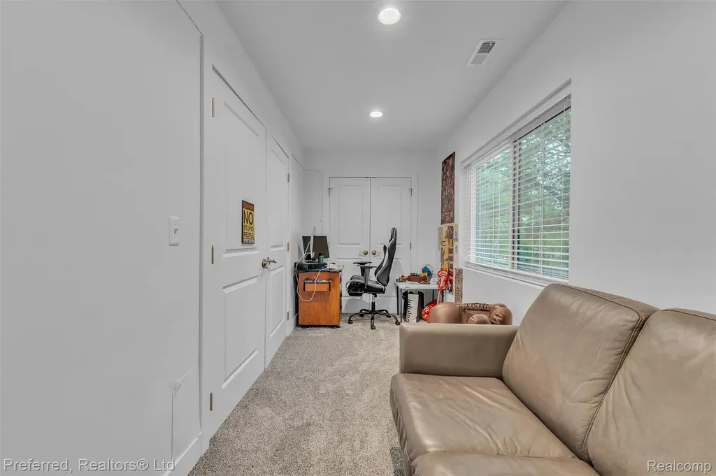 5264 Cooley Lake Road Waterford Charter Township MI 48327
