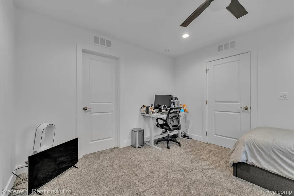 5264 Cooley Lake Road Waterford Charter Township MI 48327