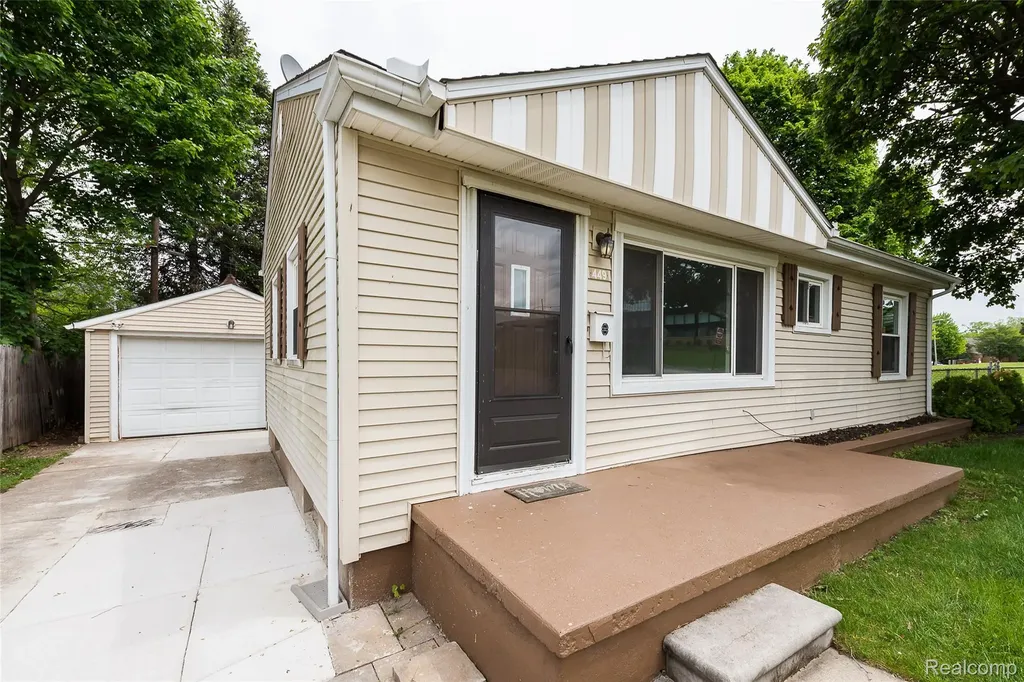 449 Burton Court Ypsilanti City MI 48197