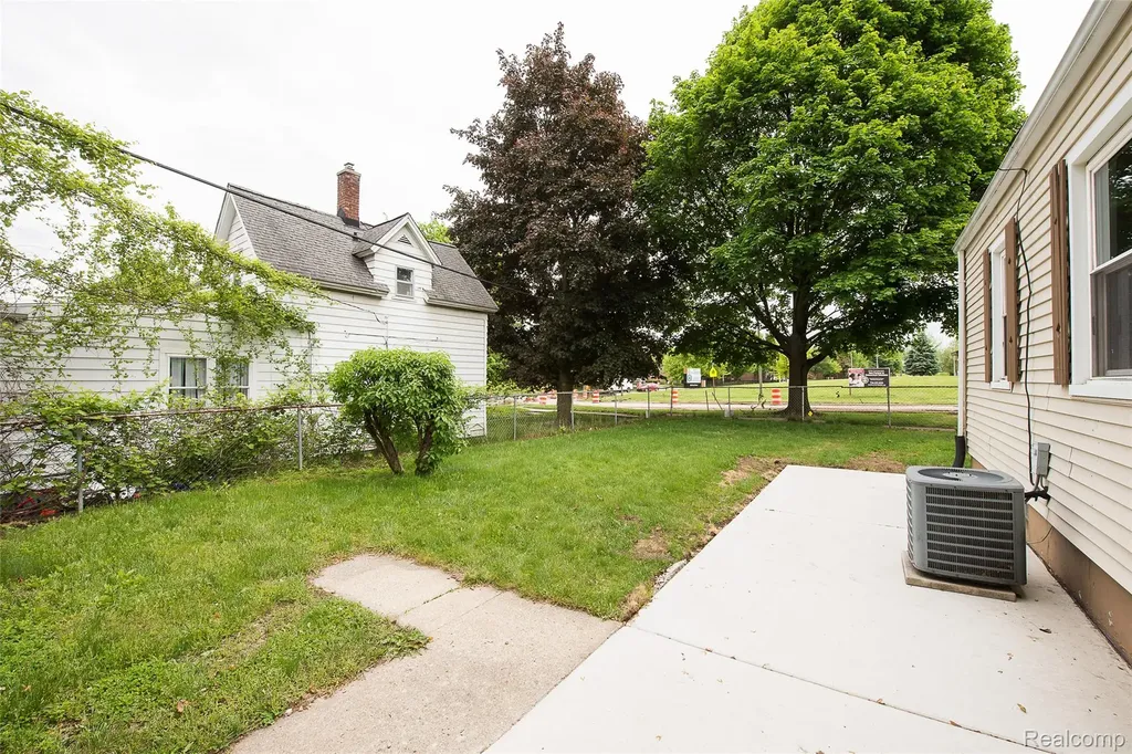 449 Burton Court Ypsilanti City MI 48197