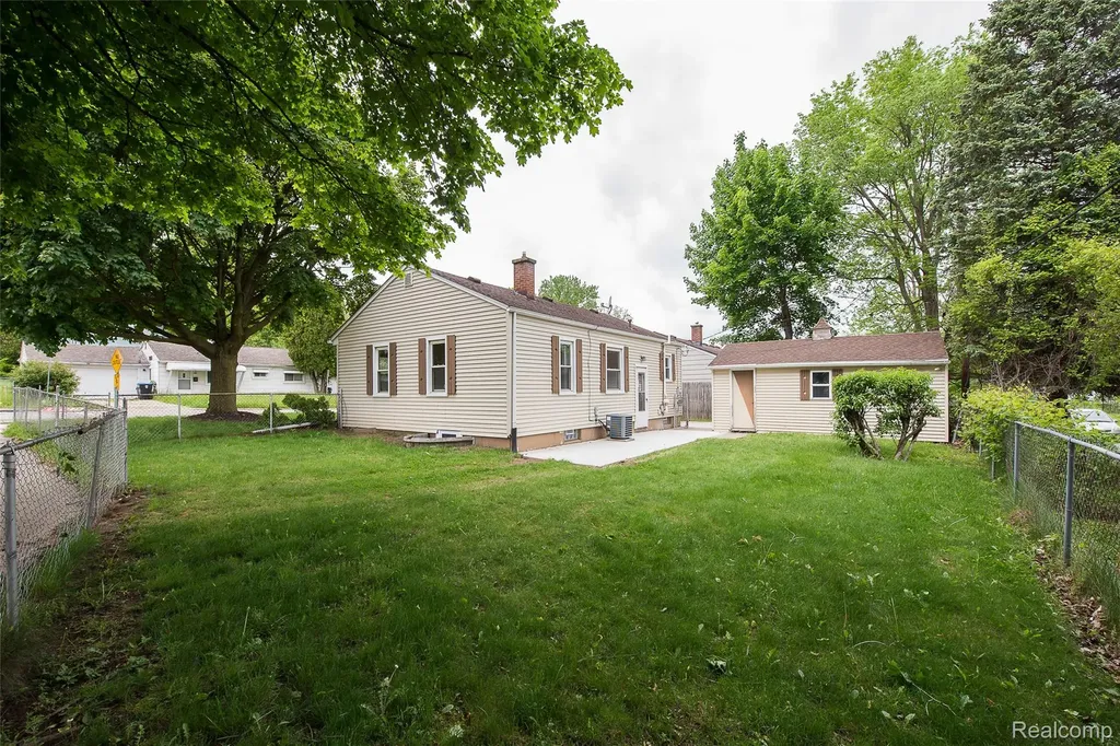 449 Burton Court Ypsilanti City MI 48197