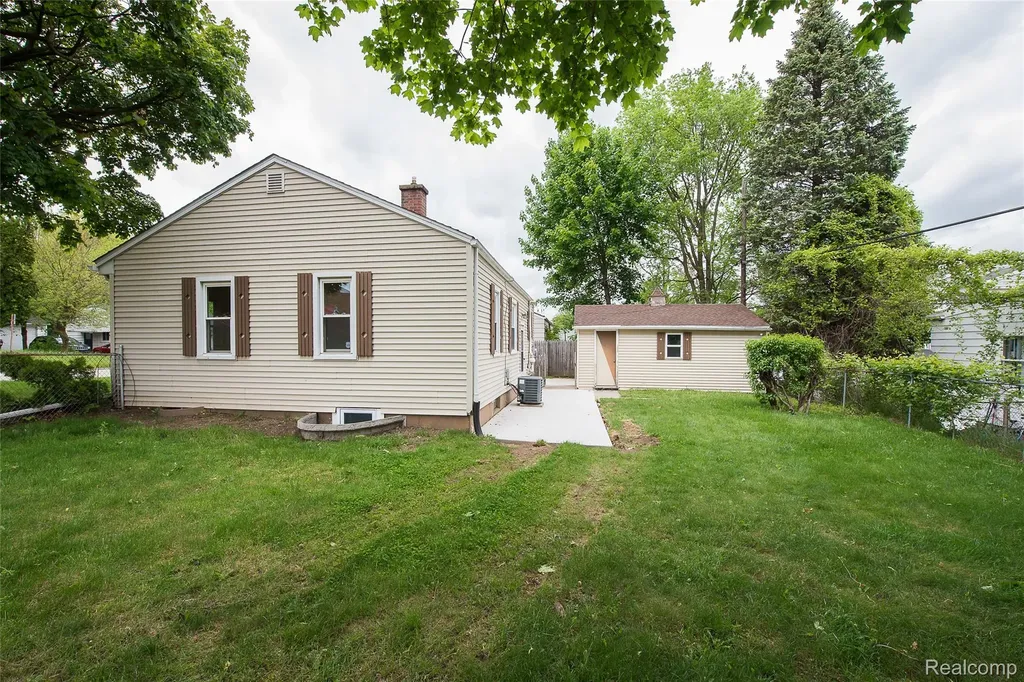 449 Burton Court Ypsilanti City MI 48197