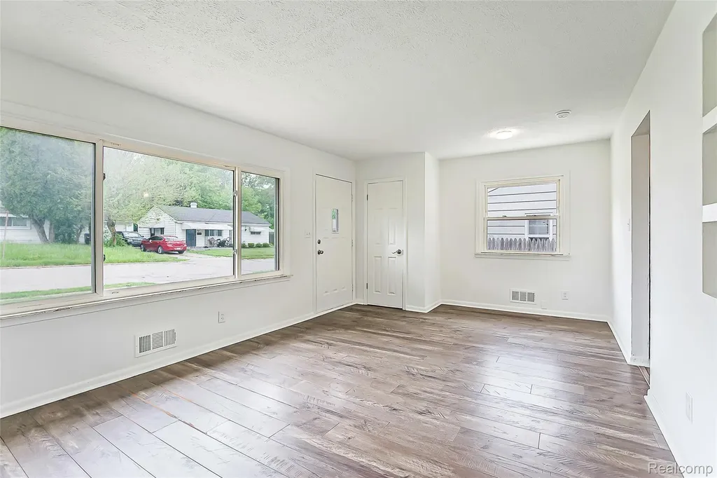 449 Burton Court Ypsilanti City MI 48197