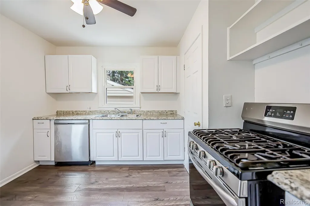 449 Burton Court Ypsilanti City MI 48197