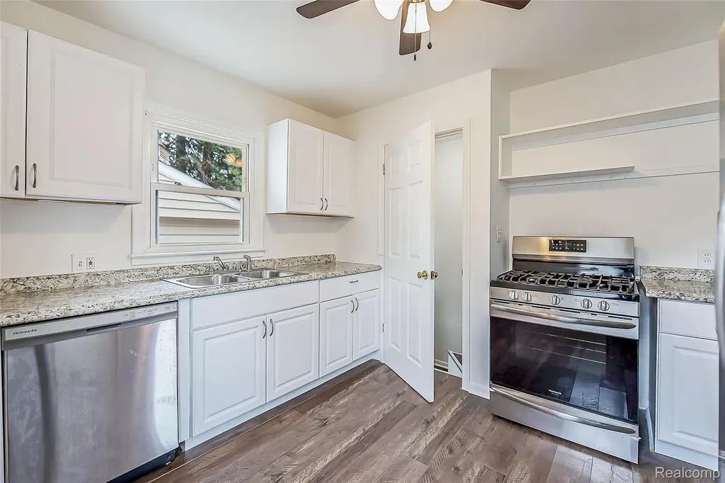 449 Burton Court Ypsilanti City MI 48197