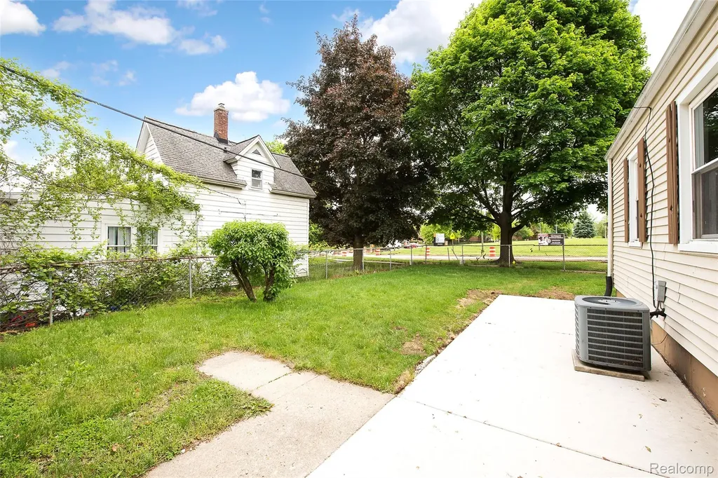 449 Burton Court Ypsilanti City MI 48197