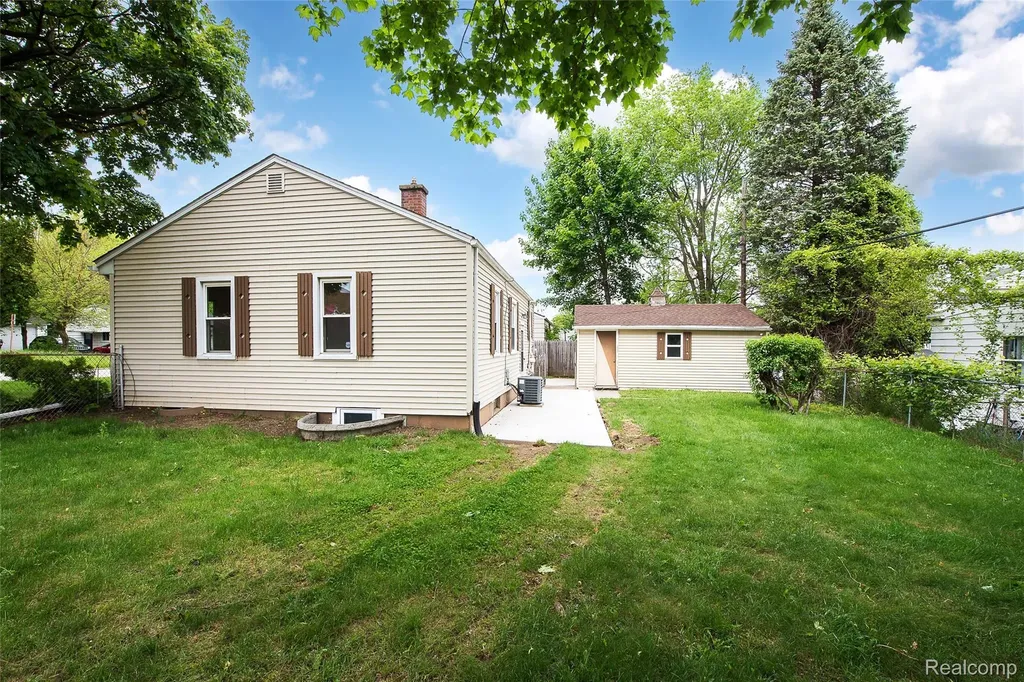 449 Burton Court Ypsilanti City MI 48197