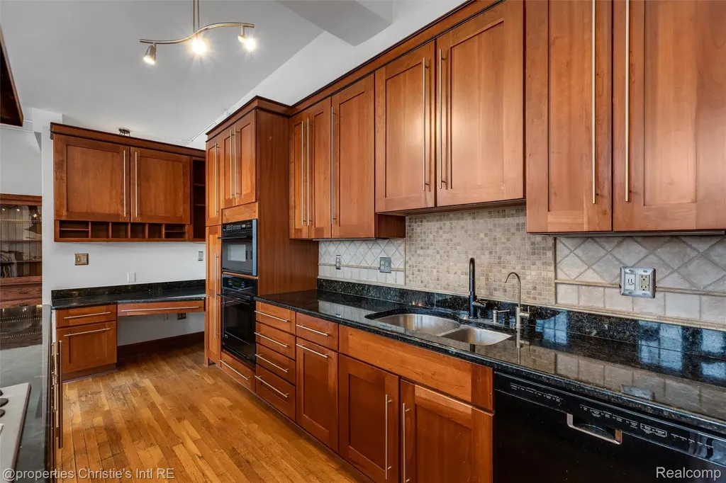 1395 Antietam Avenue Detroit City MI 48207