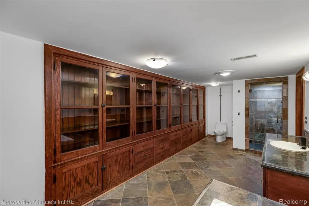 1395 Antietam Avenue Detroit City MI 48207