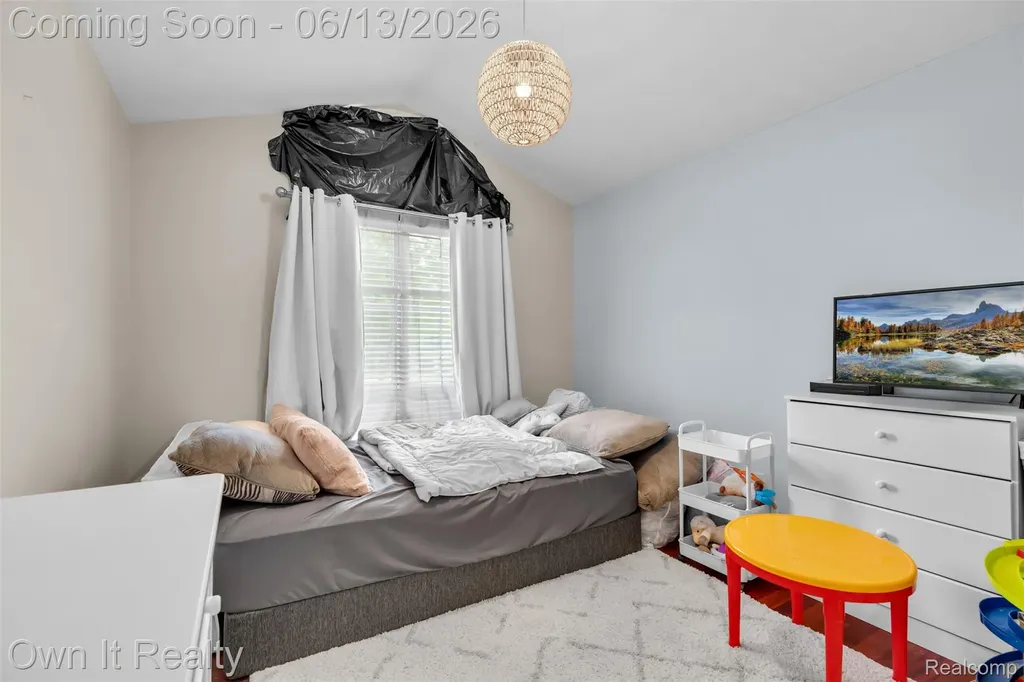 1250 Windsong Drive Waterford Charter Township MI 48327