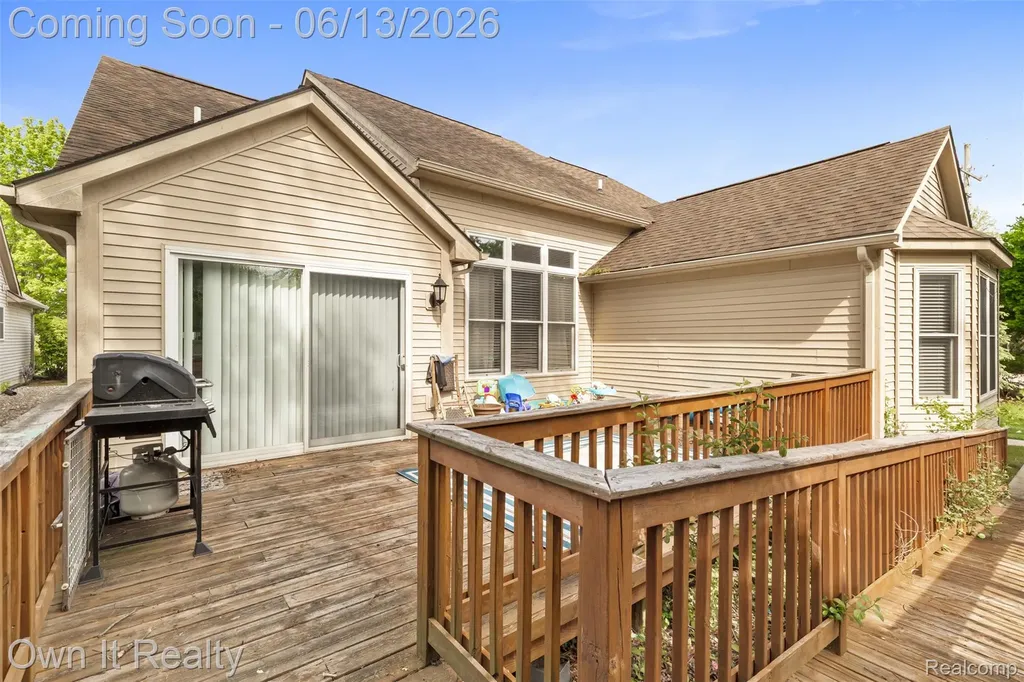 1250 Windsong Drive Waterford Charter Township MI 48327