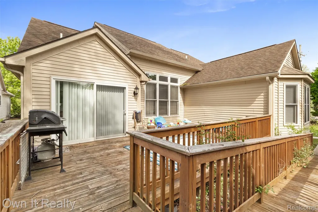 1250 Windsong Drive Waterford Charter Township MI 48327