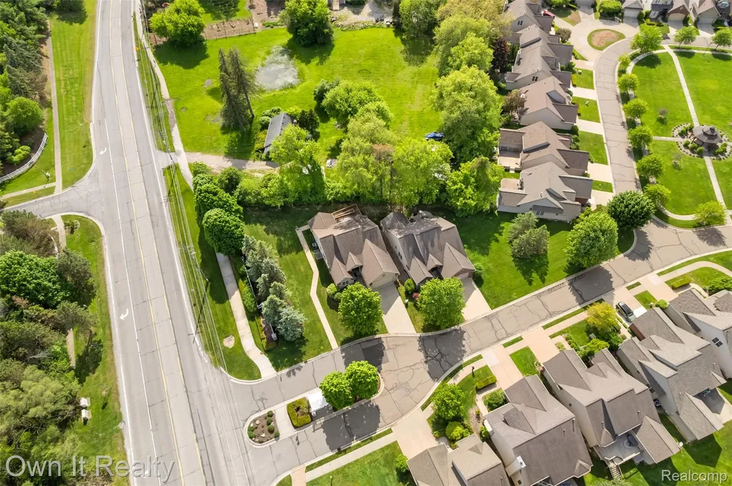 1250 Windsong Drive Waterford Charter Township MI 48327