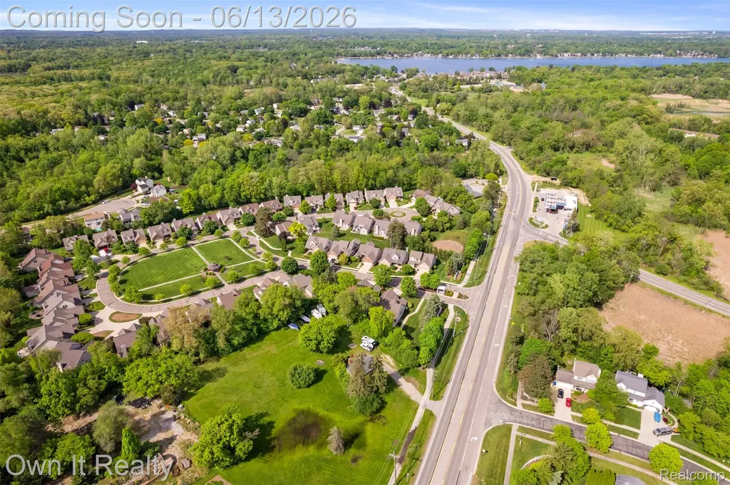 1250 Windsong Drive Waterford Charter Township MI 48327