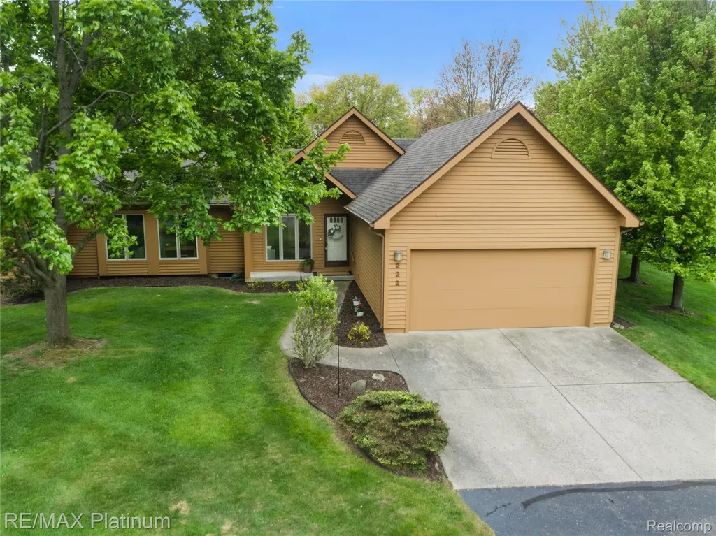 222 Glenwood Avenue Fenton City MI 48430