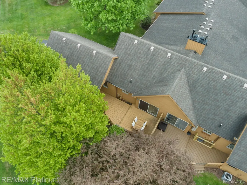 222 Glenwood Avenue Fenton City MI 48430
