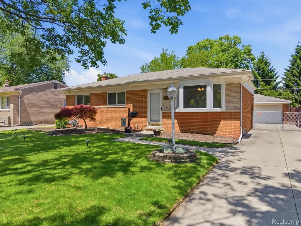 14081 La Chene Avenue Warren City MI 48088