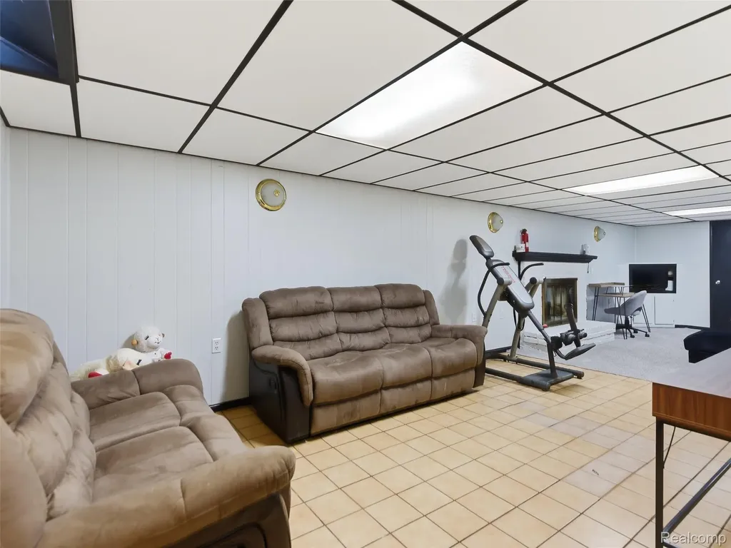 14081 La Chene Avenue Warren City MI 48088