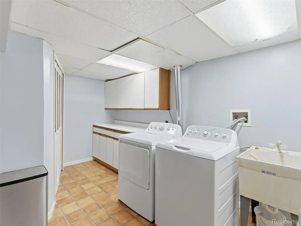 14081 La Chene Avenue Warren City MI 48088