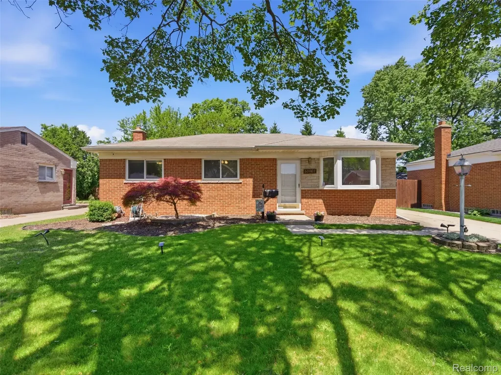 14081 La Chene Avenue Warren City MI 48088
