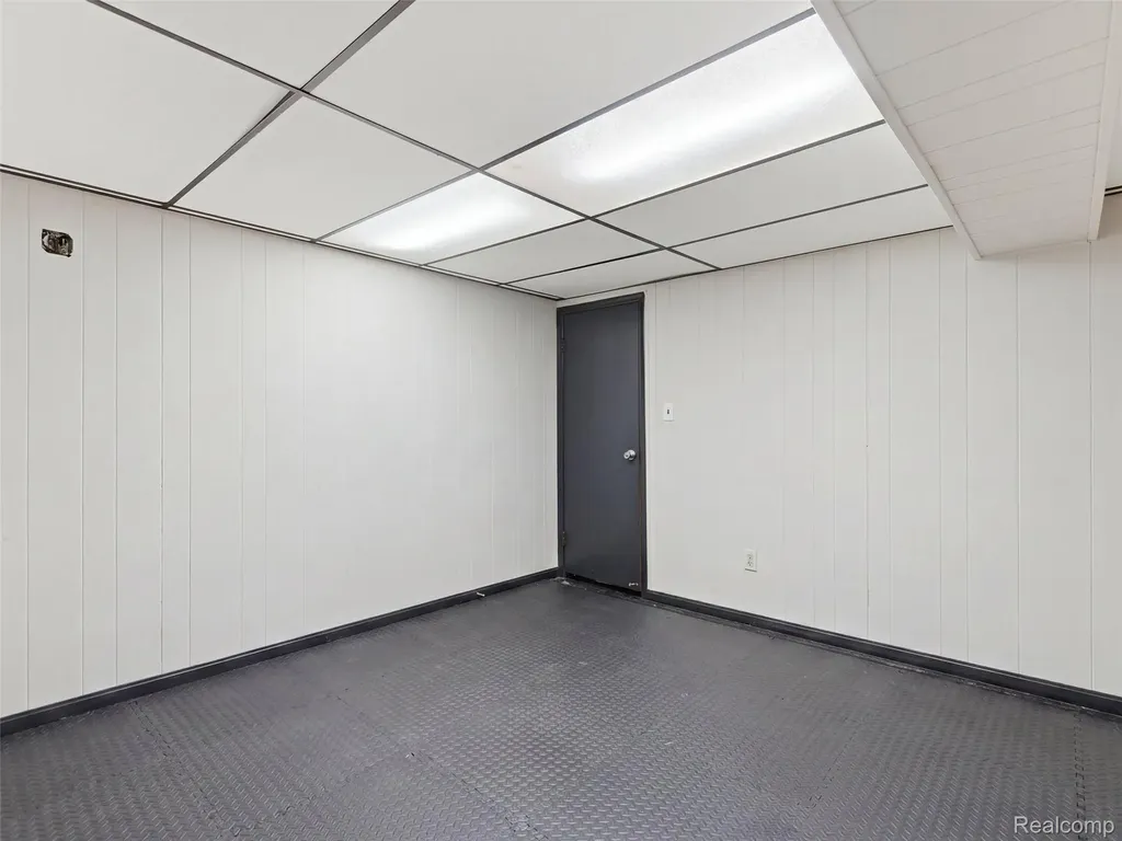 14081 La Chene Avenue Warren City MI 48088