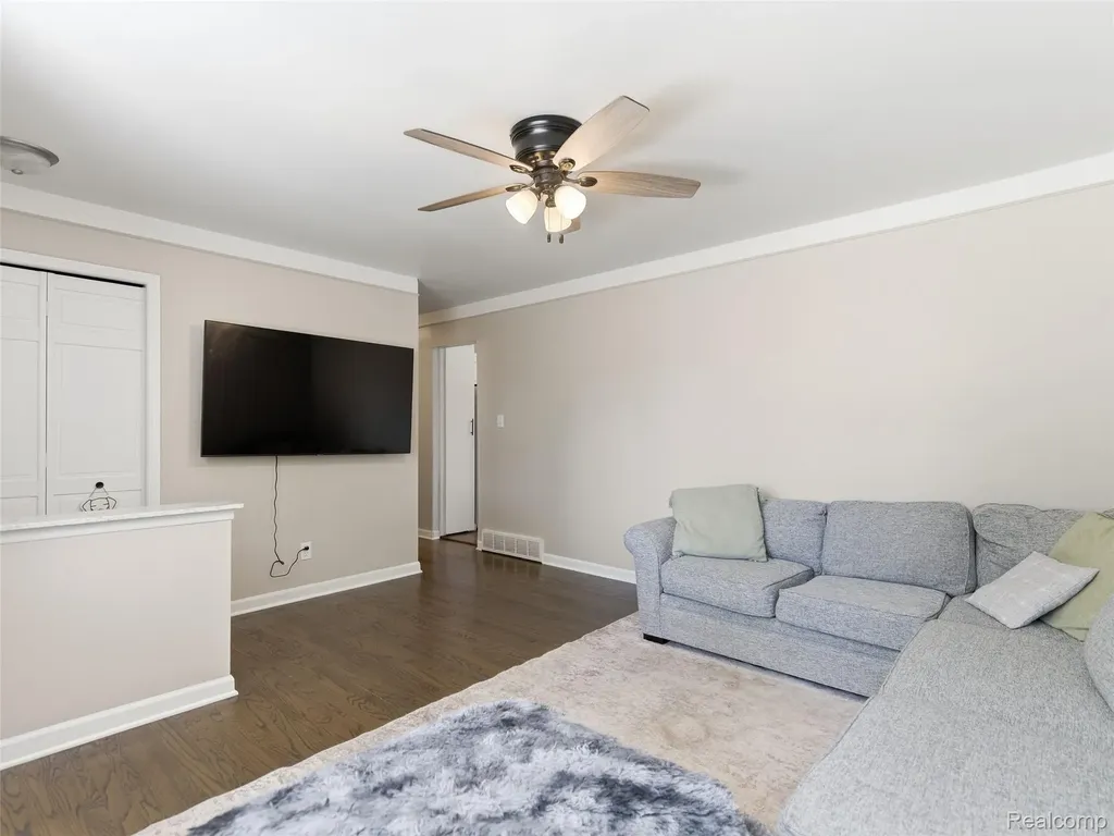 14081 La Chene Avenue Warren City MI 48088