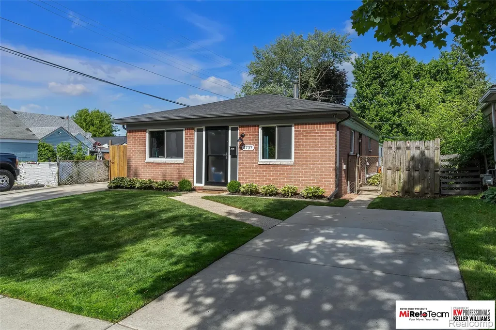 4737 Glenis Street Dearborn Heights City MI 48125